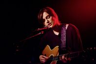 Can a Song Save Your Life? – Gerade erst von ihrem Freund verlassen möchte Gretta (Keira Knightley) New York verlassen. Doch getragen vom Zauber der Begegnung ,it Dan und fasziniert von seinem ungewöhnlichen Plan, lässt sie sich auf eine musikalische Reise ein, die den Soundtrack ihres Lebens für immer neu schreiben könnte ...