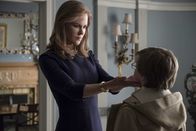 Der Distelfink – L-R: Frau Barbour (Nicole Kidman), Junger Theo Decker (Oakes Fegley)