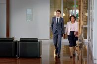 Total Control – Da die Regierung einen US-Militärstützpunkt in den Aborigine-Gebieten von Queensland plant, versuchen Jonathan (Harry Richardson) und Alex (Deborah Mailman) die Oberhäupter der indigenen Gemeinschaften an den Verhandlungstisch zu bringen.