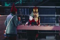 Northpole – Clementine (Bailee Madison, l.); Kevin Hastings (Max Charles, r.)