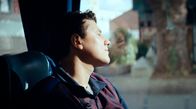 A Better Place – Nader (Youness Aabbaz) genießt die ersten Sonnenstrahlen nach der Entlassung aus dem Knast.