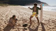 Barons – Dani Kirk (Sophia Forrest) und Reg Thompson (Hunter Page-Lochard)