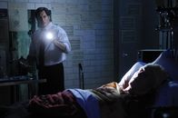 SAW V – Agent Strahm (Scott Gordon-Patterson, l), Jigsaw / John (Tobin Bell, r)