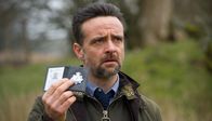 Inspector Mathias - Mord in Wales – Psychisch angeknackst, versucht Inspector Tom Mathias (Richard Harrington) wenigstens im Dienst zu funktionieren.