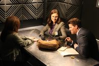 Bones - Die Knochenjägerin – Temperance Brennan (Emily Deschanel, l.); Seeley Booth (David Boreanaz, r.)