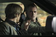 MacGyver – Werden sie den flüchtigen Verbrecher Aaron Deckard finden und dem FBI übergeben können? Angus MacGyver (Lucas Till, l.) und Jack Dalton (George Eads, r.).