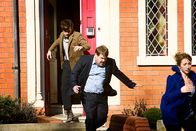 Doctor Who – Le Docteur (MATT SMITH), Craig (JAMES CORDEN) et Sophie (DAISY HAGGARD)