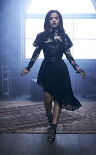 Charmed – Maggie Vera (Sarah Jeffery)