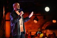 Der ZDF Comedy Sommer – Der großartige Abdelkarim führt gewohnt entspannt durch den Abend.
