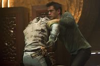 Total Recall – Als sich der Arbeiter Douglas Quaid (Colin Farrell, r.) von Rekall, dem Spezialisten für lebensechte Träume, wünscht, der tristen Realität des Jahres 2084 entkommen, ahnt er nicht, dass er sich schon bald im Visier mörderischer Kräfte befinden wird ...