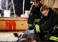 Chicago Fire – Hilfe in allerletzten Minute: Jesse Spencer als Matthew Casey, Lauren German als Leslie Shay