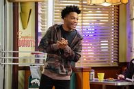 Superior Donuts – Bekommt Beziehungstipps von Arthur: Franco (Jermaine Fowler) ...