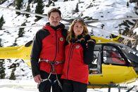Die Bergretter – Bei ihren Einsätzen gibt es für Tobi (Markus Brandl) und Katharina (Luise Bähr) nicht immer ein Happy End.
