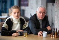 The Bank Hacker – Alidor Van Praet (Gene Bervoets) und Ada (Ella-June Henrard) ahnen, wie schwierig es wird, ihren Plan: einen Goldraub, durchzusetzen.