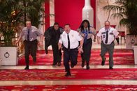 Der Kaufhaus Cop 2 – Gary Valentine, Kevin James, Loni Love, Shelly Desai, Vic Dibitetto