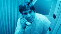 Code 7500 – Über Funk ins Cockpit versucht Vedat (Omid Memar) die Forderungen der Entführer durchzusetzen.
