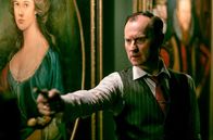 Sherlock – Mycroft (Mark Gatiss) muss Sherlock die Wahrheit über ihre Schwester Euras sagen.