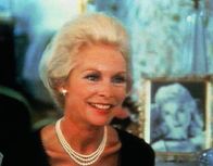 Columbo – Grace Wheeler Willis (Janet Leigh) will unbedingt ihr Comeback feiern, dafür benötigt sie viel Geld. Von ihrem Mann Henry kann sie nichts erwarten, er will sie nicht unterstützen.
