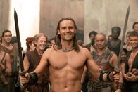 Spartacus – Furchtlos in der Arena und besessen von den flüchtigen Freuden des Lebens: Gladiator Gannicus (Dustin Clare) ...