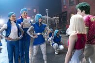 Zombies 3 – Vorne r.: Addison (Meg Donnelly) Mitte l-r: A-Spen (Terry Hu), A-Lan (Matt Cornett), A-Li (Kyra Tantao), Zed (Milo Manheim)