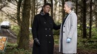 Ellis – Ungewöhnlich für Ellis (Sharon D Clarke, l.): Kollegin DCI Val Cotton (Amanda Drew, r.) freut sich über die aus London gesandte Unterstützung.
