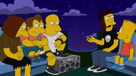 Die Simpsons – Eine Gruppe halbstarker Schlägertypen bedroht Bart (r.), der natürlich nicht ahnen kann, das ausgerechnet dieses Erlebnis seinem Vater Homer dessen jugendliche Energie zurückbringen wird ...