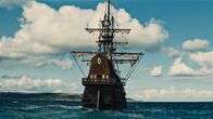 Legendäre Piraten – Mit seinem Flaggschiff, der Golden Hind, überfällt er zahlreiche Häfen in den spanischen Kolonialgebieten Südamerikas und kapert Silberschiffe der spanischen Armada.