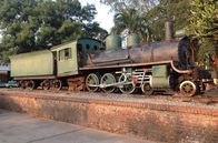 alpha-expedition: Mit dem Zug ... – Bahnveteran am Bahnhof von Santa Cruz.