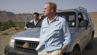 Exit Marrakech – Vater Heinrich (Ulrich Tukur) mit seinem Sohn Ben (Samuel Schneider)
