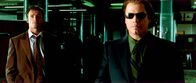 Passwort: Swordfish – Eiskalt setzt Gangster Gabriel (John Travolta, r.) seine verführerische Freundin Ginger ein, um den weltbesten Computerhacker Stanley (Hugh Jackman, l.) für einen gewagten Coup zu rekrutieren ...