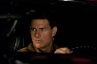 Jack Reacher – Ein Ermittler der Mordkommission gräbt sich tiefer in einen Fall ein, bei dem ein ausgebildeter Militärscharfschütze fünf zufällige Opfer erschießt.