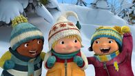Snowsnaps' Winterspiele – Kiki und die Jungs freuen sich auf die Kaugummi-Jagd.