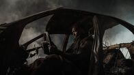 Twisted Metal – John (Anthony Mackie) verabschiedet sich von Evelyn – ein Abschied, der mehr bedeutet als Worte sagen können.
