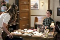 Young Sheldon – Zoe Perry (Mary Cooper), Iain Armitage (Sheldon Cooper).