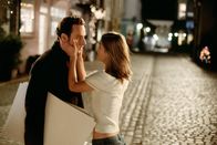 Tatsächlich ... Liebe – Mark (Andrew Lincoln), Juliet (Keira Knightley).