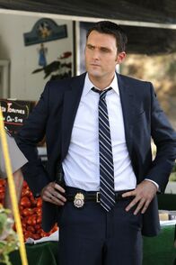 The Mentalist – Als auch Teresa in die Gewalt der Entführerin gerät, wird die Sache brenzlig und für Wayne (Owain Yeoman) und seine Kollegen beginnt ein Wettlauf mit der Zeit ...