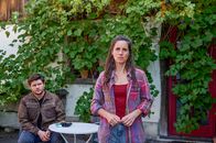 Mordufer – Können die Weingut-Geschwister Sebastian Mockwitz (Sebastian Fritz) und Tessa Mockwitz (Amelie Kiefer) einander noch vertrauen?