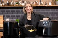 Der Haushalts-Check mit Yvonne Willicks – Dafür lieben die meisten Menschen ihre Heißluft- Fritteuse: Pommes zubereiten ohne Fett. Yvonne Willicks testet das in drei Fritteusen unterschiedlicher Preisklassen. Werden die Pommes kross auch ohne Fett?