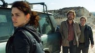 Offenes Geheimnis – Laura (Penelope Cruz) bekommt Hilfe von ihrem Exfreund Paco (Javier Bardem) und ihrem Schwager Fernando (Eduard Fernández, re.).