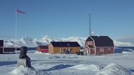 Genial konstruiert – Ny-Ålesund auf Spitzbergen ist die nördlichste Siedlung der Welt. Die Häuser sind größtenteils Forschungsstationen, die Bewohner Wissenschaftler.