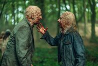 neoriginal: Generation Z – Cecily (Sue Johnston) versucht, Frank (Paul Bentall) zum Aufgeben zu bewegen.