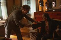 Prodigal Son - Der Mörder in Dir – Malcolm Bright (Tom Payne, l.); Dr, Elaine Brown (Sakina Jaffrey, r.)