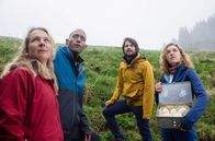 Watzmann ermittelt – v.l.), Jerry Paulsen (Peter Marton, 2.v.l.), Theo Gursky (Philip Birnstiel,2.v.r.) und Laura Reiter (Stella Goritzki, r.). Ist einer von ihnen ein Mörder?