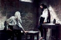 Der Graf von Monte Christo – Im Gefängnis lernt Dantès (Jean Marais, re.) den alten Freiheitskämpfer Abbé Faria (Gualtiero Tumiati, li.) kennen.