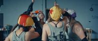 Derby Girl – Lola Bouvier (Chloé Jouannet, M.) schafft es gegen den Willen ihrer Kapitänin auf das Spielfeld. Mit ihrem Team "Cannibal Licornes" startet Lola eine furiose Aufholjagd.