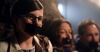 Trio – Emma (Franziska Tørnquist) wird von Ramrun gefangen gehalten