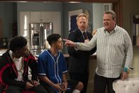 Modern Family – MODERN FAMILY - "New Kids on the Block" - Haley is determined to follow the advice in her parenting books with the twins, but Phil and Claire think their old methods are better. Meanwhile, Manny is set to direct Jay's dog bed commercial in the hopes of winning his ex-girlfriend back on the season premiere of "Modern Family," WEDNESDAY, SEPT. 25 (9:00-9:31 p.m. EDT), on ABC. (ABC/Mitch Haaseth) CHARLES LOTT JR., JEREMY BECERRA, JESSE TYLER FERGUSON, ERIC STONESTREET