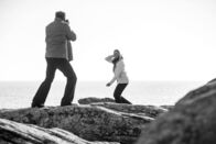 3 Tage in Quiberon – Charly Hübner (Robert Lebeck), Marie Bäumer (Romy Schneider).