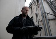 Killer Elite – Auf der Jagd nach drei ehemaligen Special Air Service Soldaten: Auftragskiller Danny Bryce (Jason Statham), der sich eigentlich in den Ruhestand zurückgezogen hatte ...