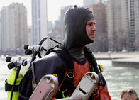 Chicago Fire – Er hat ein Kind aus dem See gerettet: Taylor Kinney als Kelly Severide